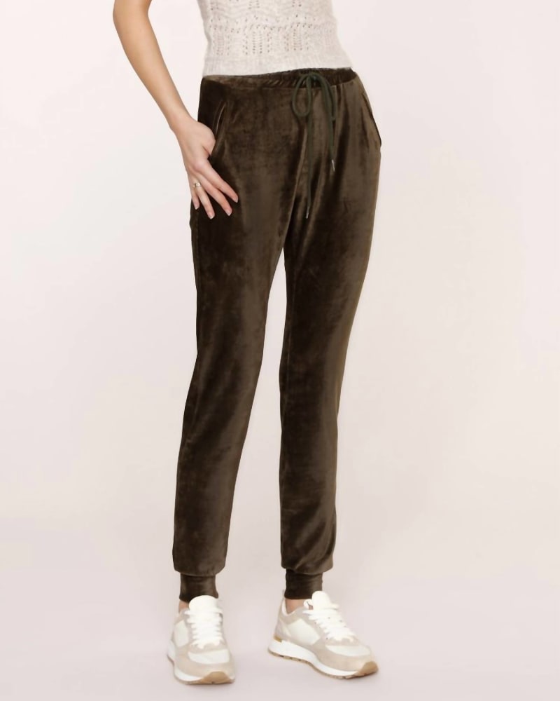 Front of a model wearing a size L Malia Jogger in Olive in Olive by heartloom. | dia_product_style_image_id:338191